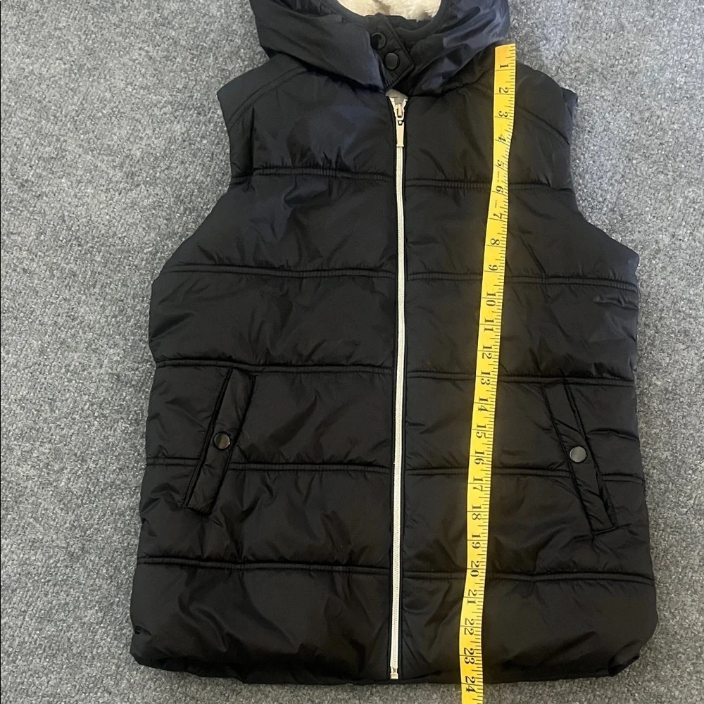 Kids Black Puffer Vest with Hood Amanda Jones Size‎ M